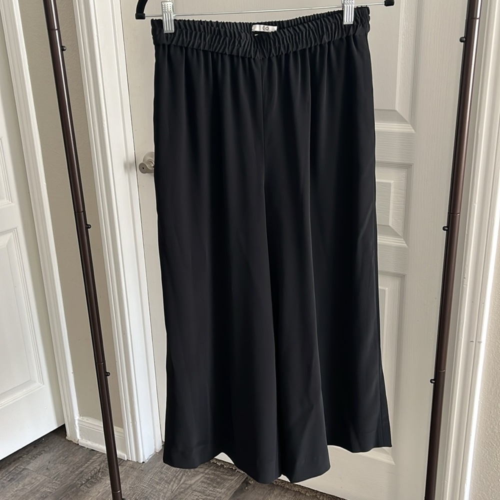 CO Essentials Black Satin Wide Leg Crop Trouser M